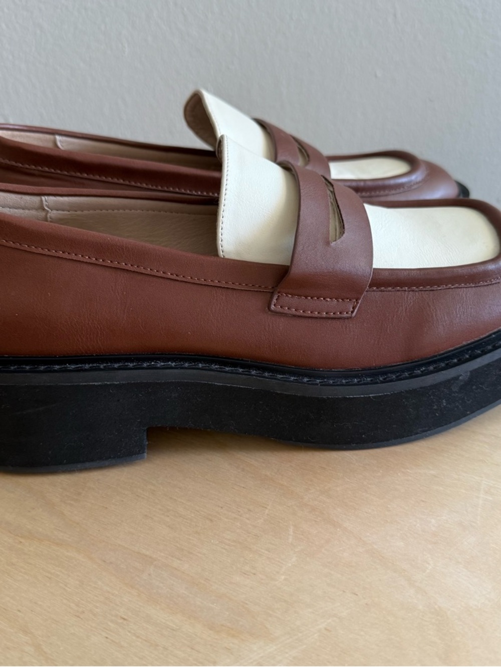 Urban Outfitters Square Toe Platform Penny Loafers Size 9 Two Tone - Picture 4 of 12